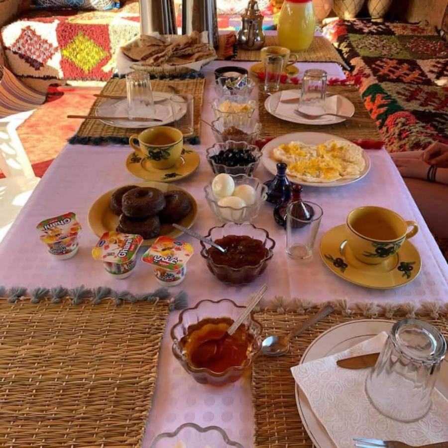 Отель Family Luxury Glamping Мерзуга Экстерьер фото