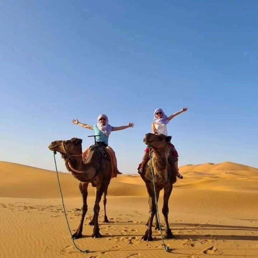 Отель Family Luxury Glamping Мерзуга Экстерьер фото